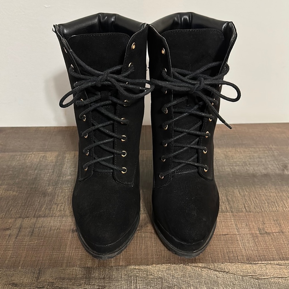 Women’s Shoe Dazzle bootie -Color:Black -Size:8